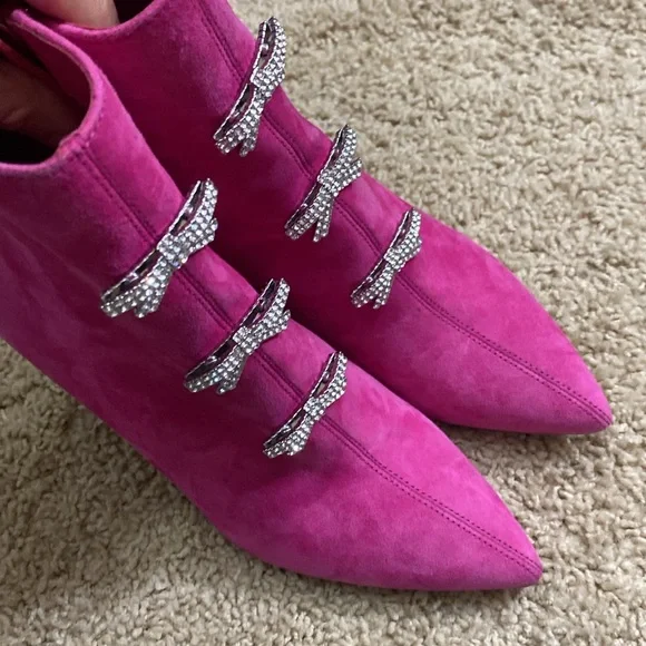Gianni Bini NEW pink suede booties ankle boots rhinestone bow heels size 5 - Picture 5 of 12